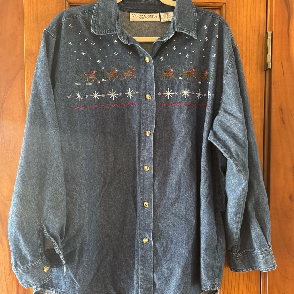 VTG Victoria Jones Denim Button Top Women’s 1X Christmas Reindeer Embroidered